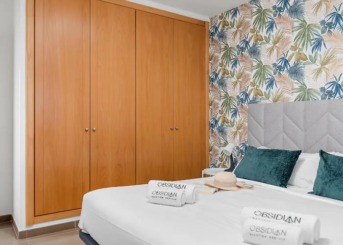 Obsidian Aregoma Caleta Costa Adeje (Tenerife)